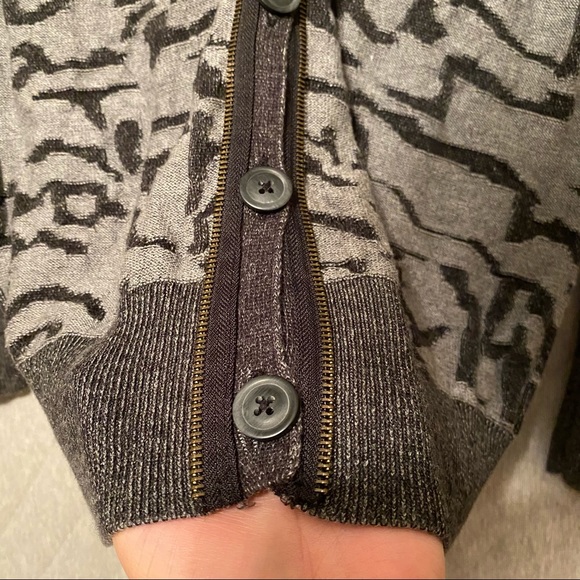 BKE Black and Gray Cardigan - Picture 6 of 9